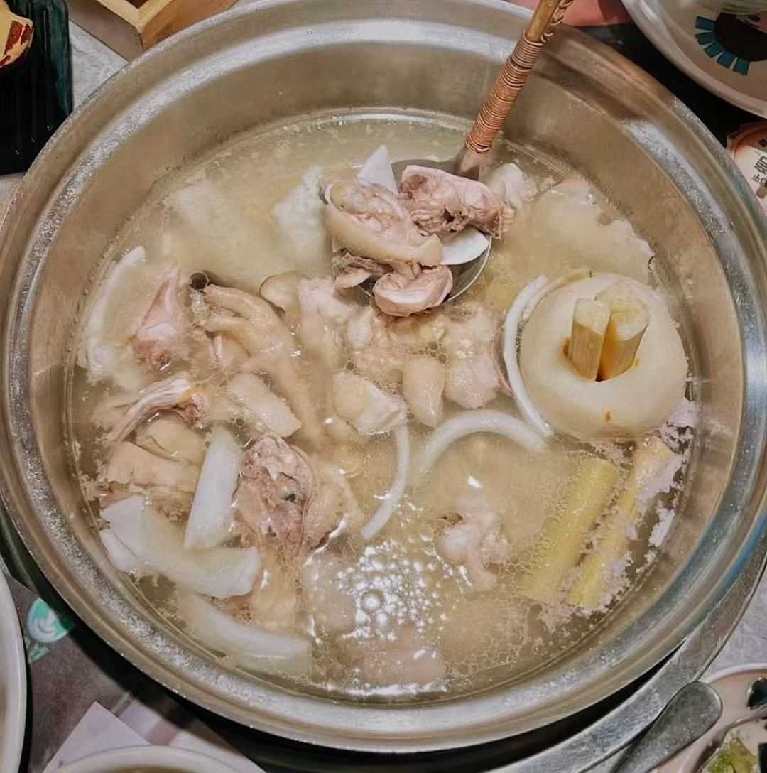 来吃椰子鸡啦~天稍微凉一点就开始啦 ​​​