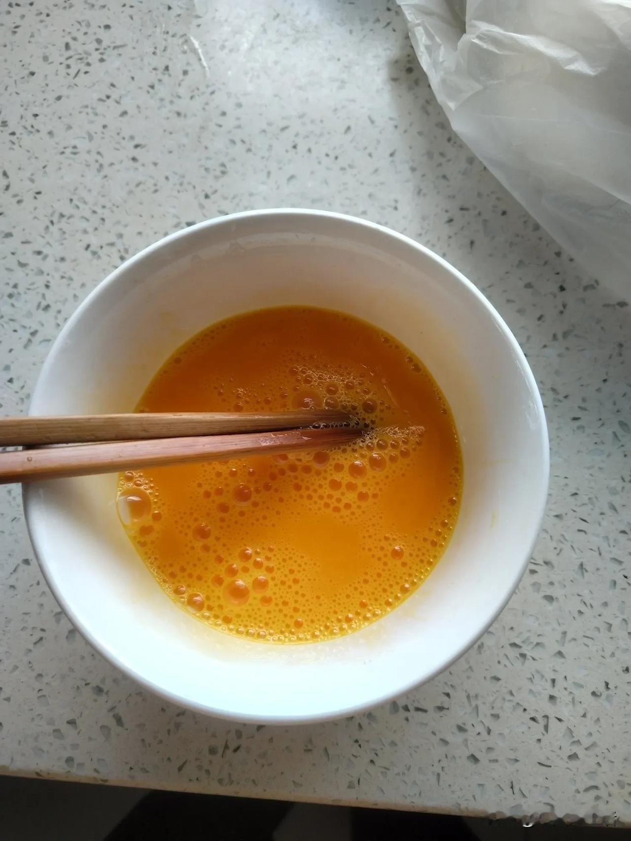 我发现了一个现象！在我身边有些老人，一到晚上就不吃饭，不吃饭就算了，关键有的人说