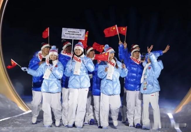 米兰冬奥会中国军团中期战报：2银2铜创历史最佳！

截至2026年2月15日，中