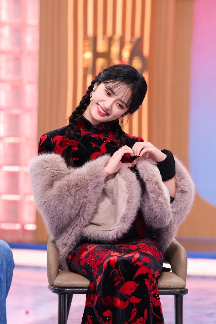 沈月王赫野春晚约好带ta串门 湖南卫视春晚 中和展示的“提着新年好礼去串门”，呈