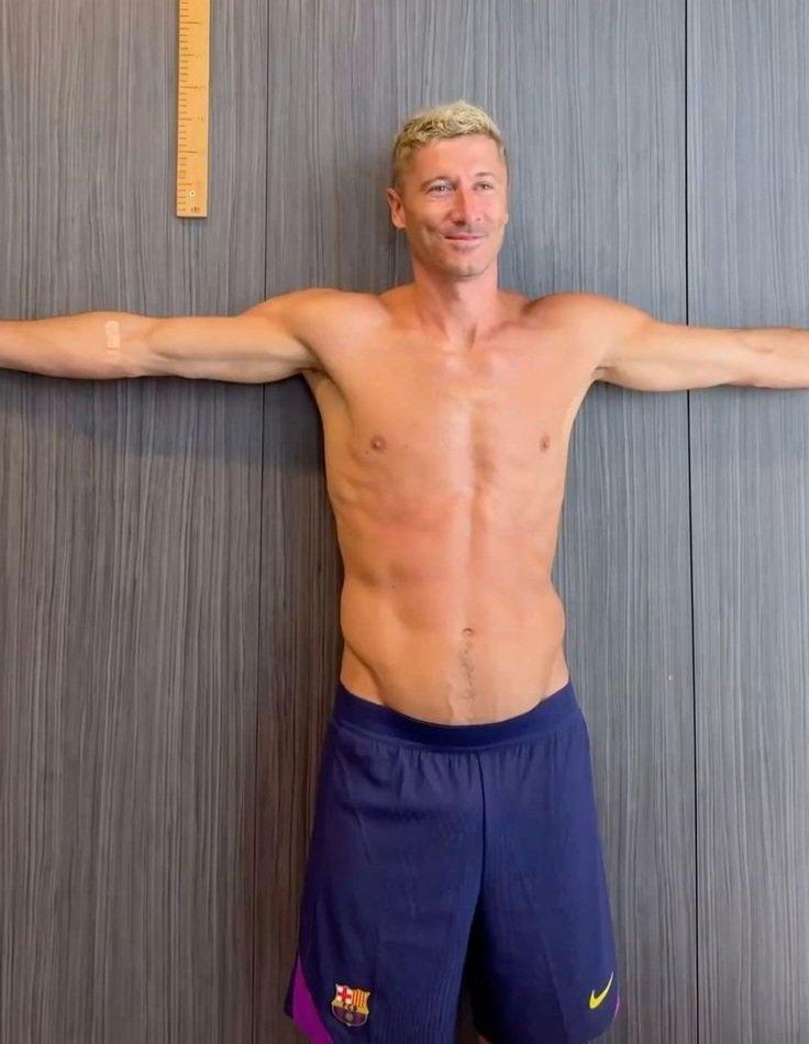 莱万真的是完美的男人