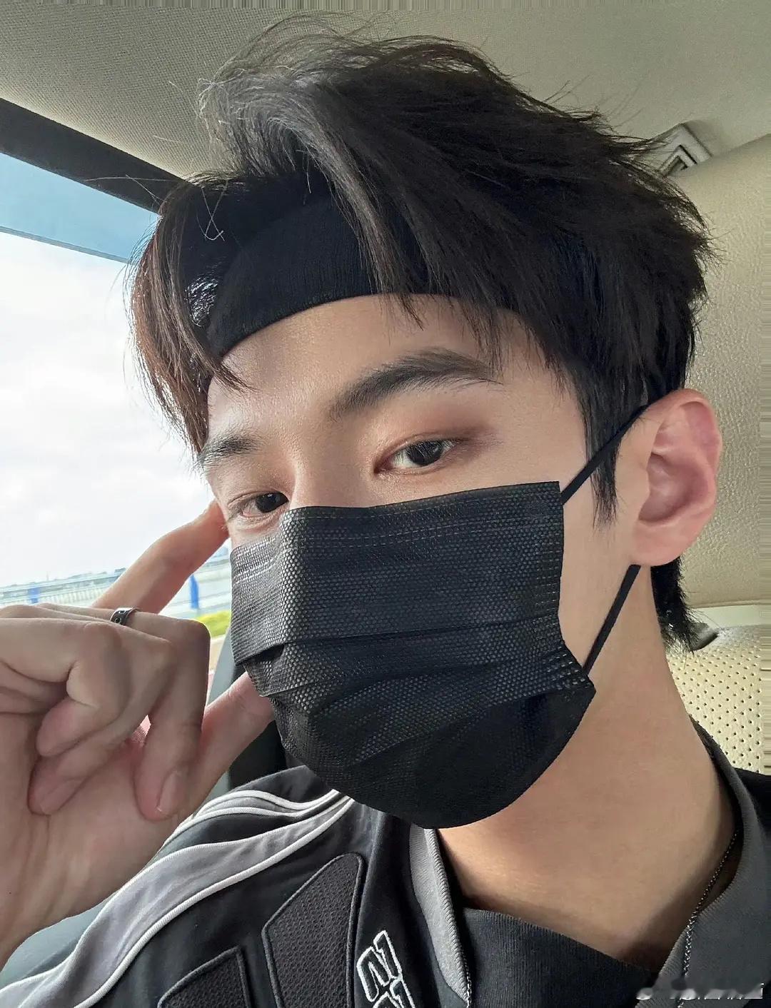 何与是不是上位不聊了？ ​​​