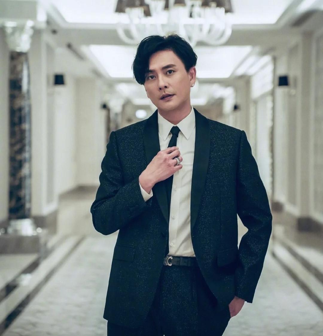 赢回面子拿回里子，45岁黄宗泽再次官宣喜讯，吴镇宇评价一针见血娱乐 明星