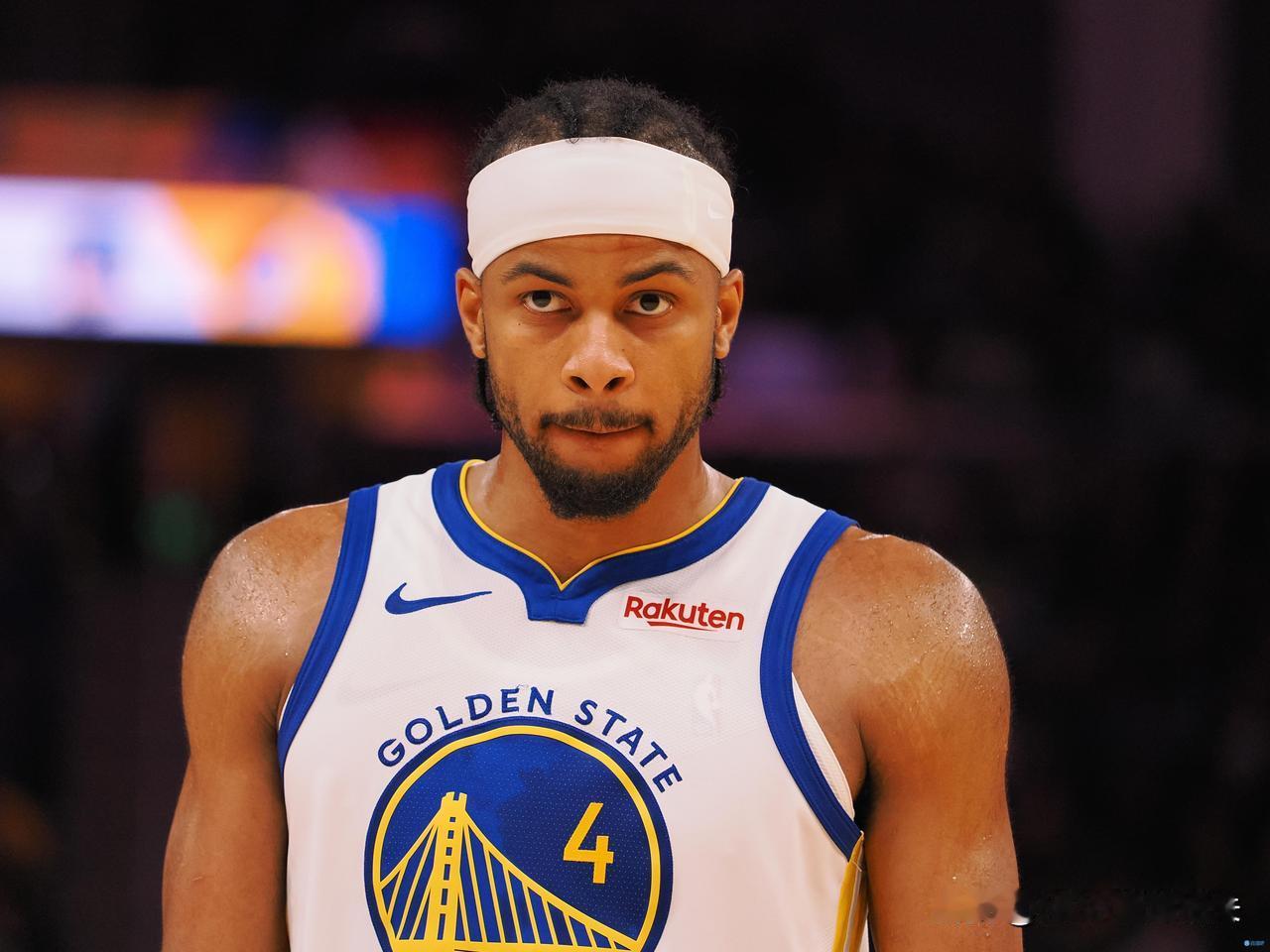 NBA赛场消息：穆迪这孩子很有球迷缘啊，越来越多的人在支持穆迪！

本场比赛输给