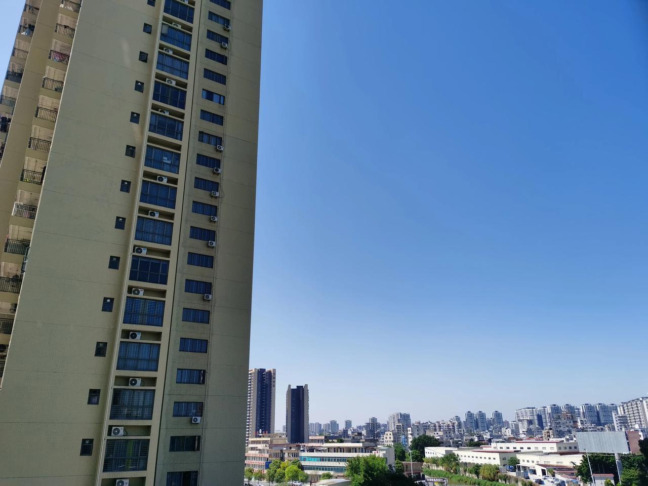 关于男人的誓言

余华老师曾说：

“他会求你，他甚至会下跪，

他还会打自己的