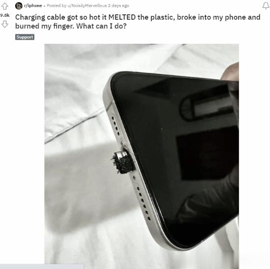 iPhone 15用非官方数据线充电 导致数据线端口被烧熔据外媒报道，近日有用户