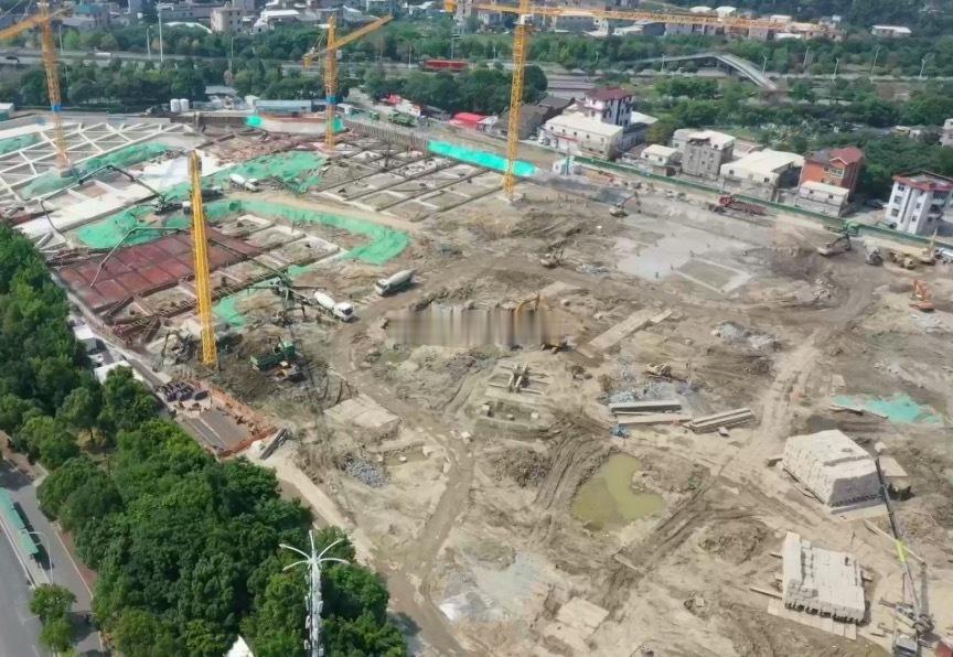 福州市第二总医院三江口院区建设进展顺利目前项目桩基施工已经全部完成，预计今年完成