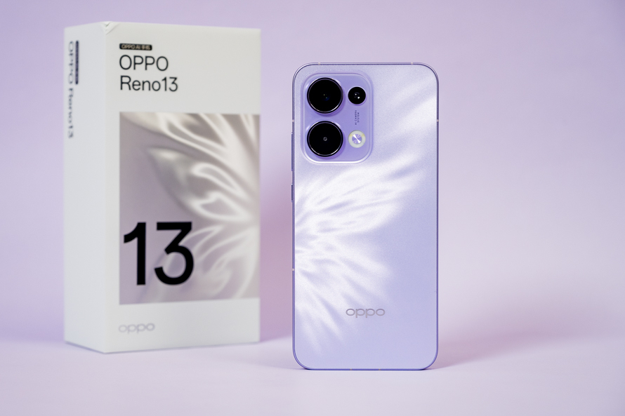 OPPO Reno13  Reno13真的很像iPhone，从外观设计再到系统体