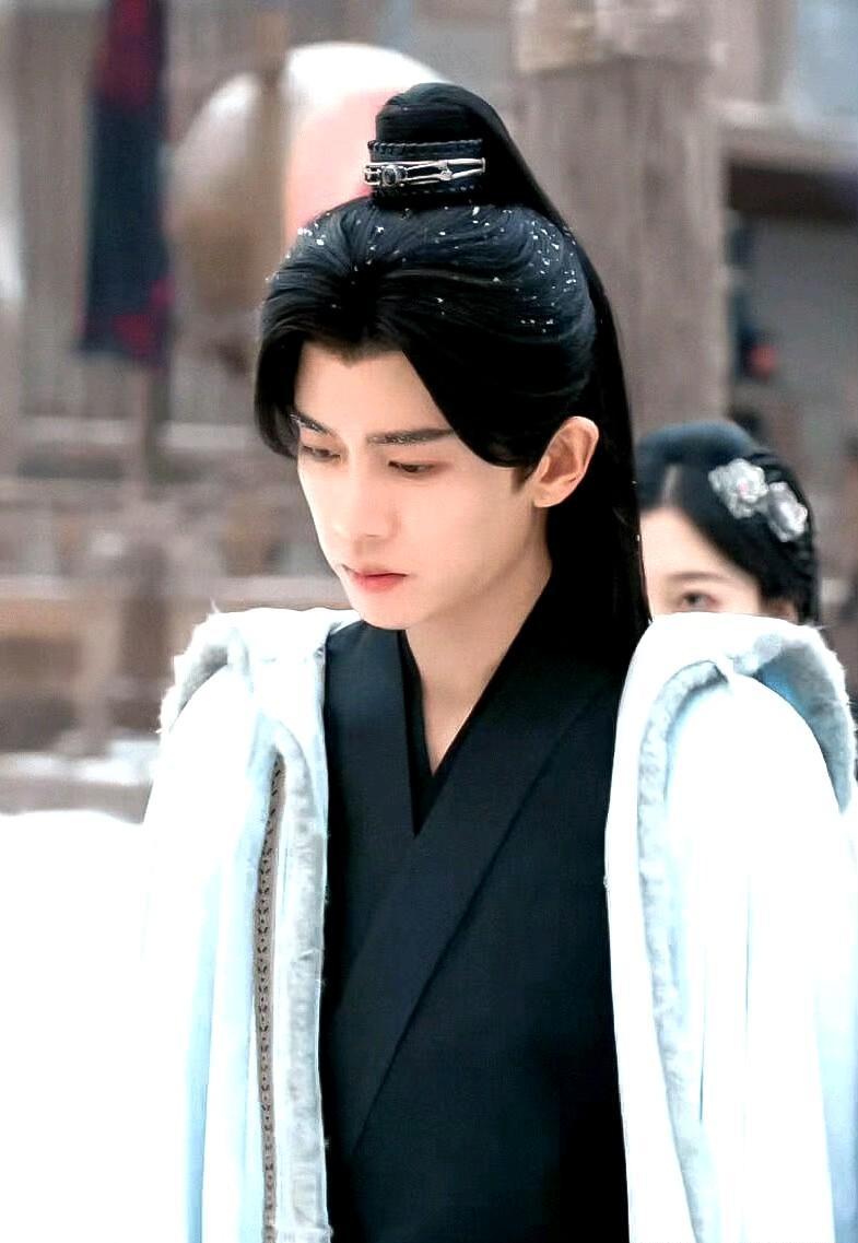 国师被扒出私生活混乱，凌绝顶直接开麦：你配吗？
敏佳这波操作，真把观众看傻了。