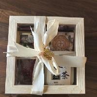 5月2号真是黄道吉日
芭菲盛宴酒店8对新人喜结连理。
收到的结伴手礼真是太漂亮了