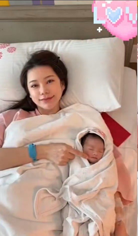 马筱梅得子马筱梅分享儿子正脸照 马筱梅得子，并公开儿子正脸照。 