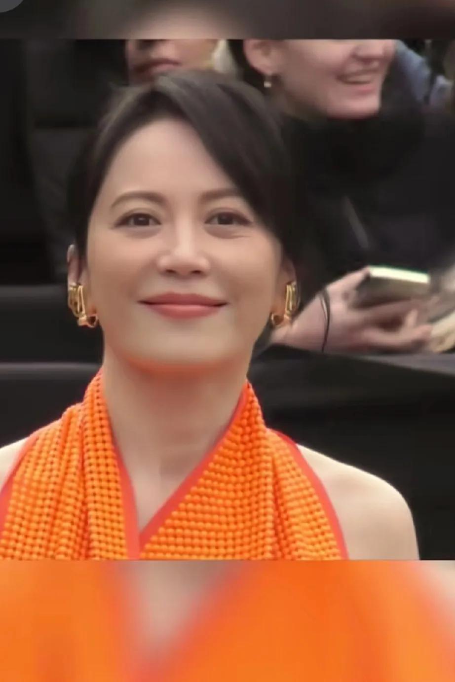 俞飞鸿很美，一种看透众生后选择独善其身的美
看惊鸿仙子到现在感觉她还是那个样子，