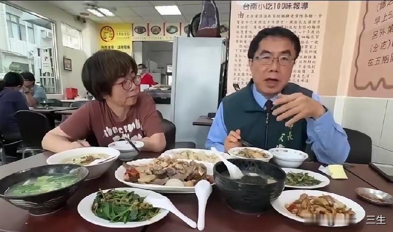 黄智贤在大陆做自媒体时间不短了，在大陆有一定固定的粉丝，不知道是支持统一还是支持