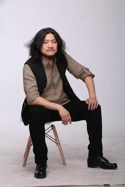 陈明昊被吴京害惨了。新戏5天时间25万票房。从此以后，陈明昊只能回归配角身份了，
