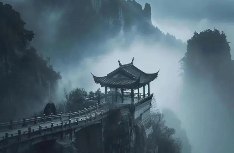 原创诗词：
【清明】
          文/李愚
千年碑石陷深纹，
野火流风各