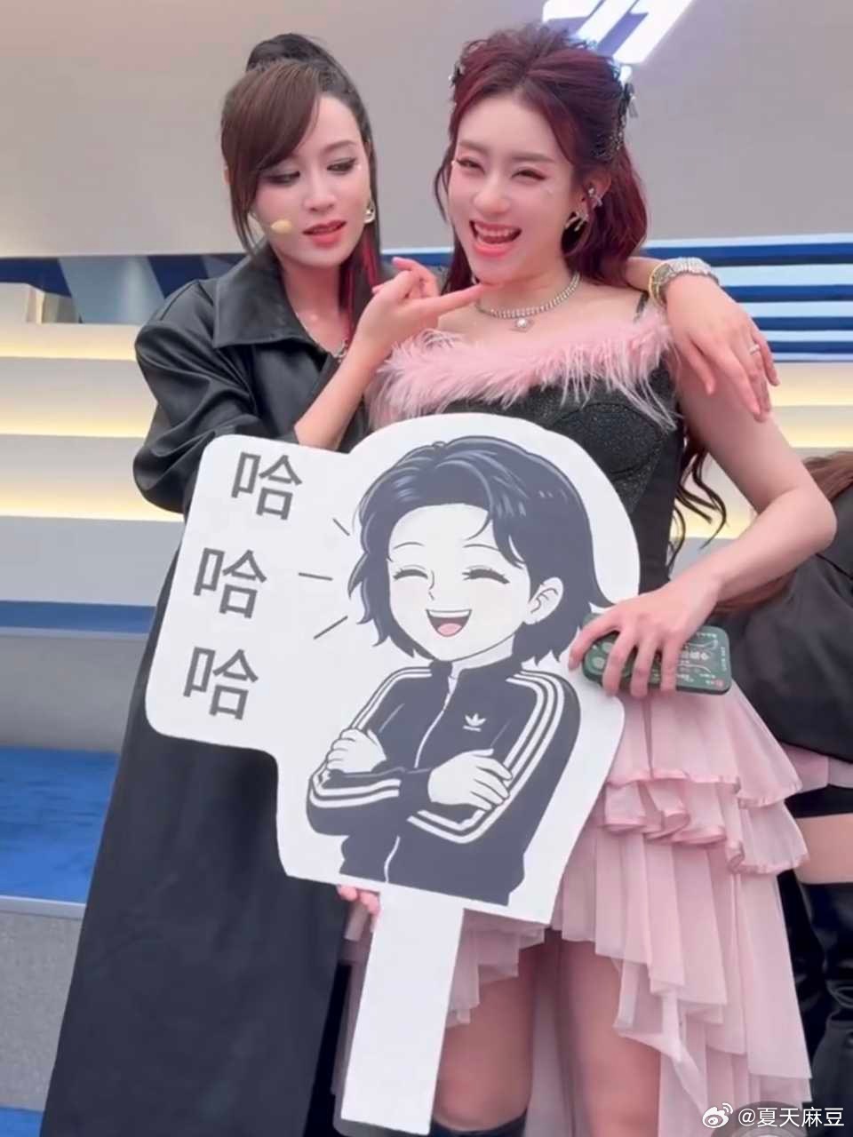 们小侯宇的脸好摸吗各位姐姐 