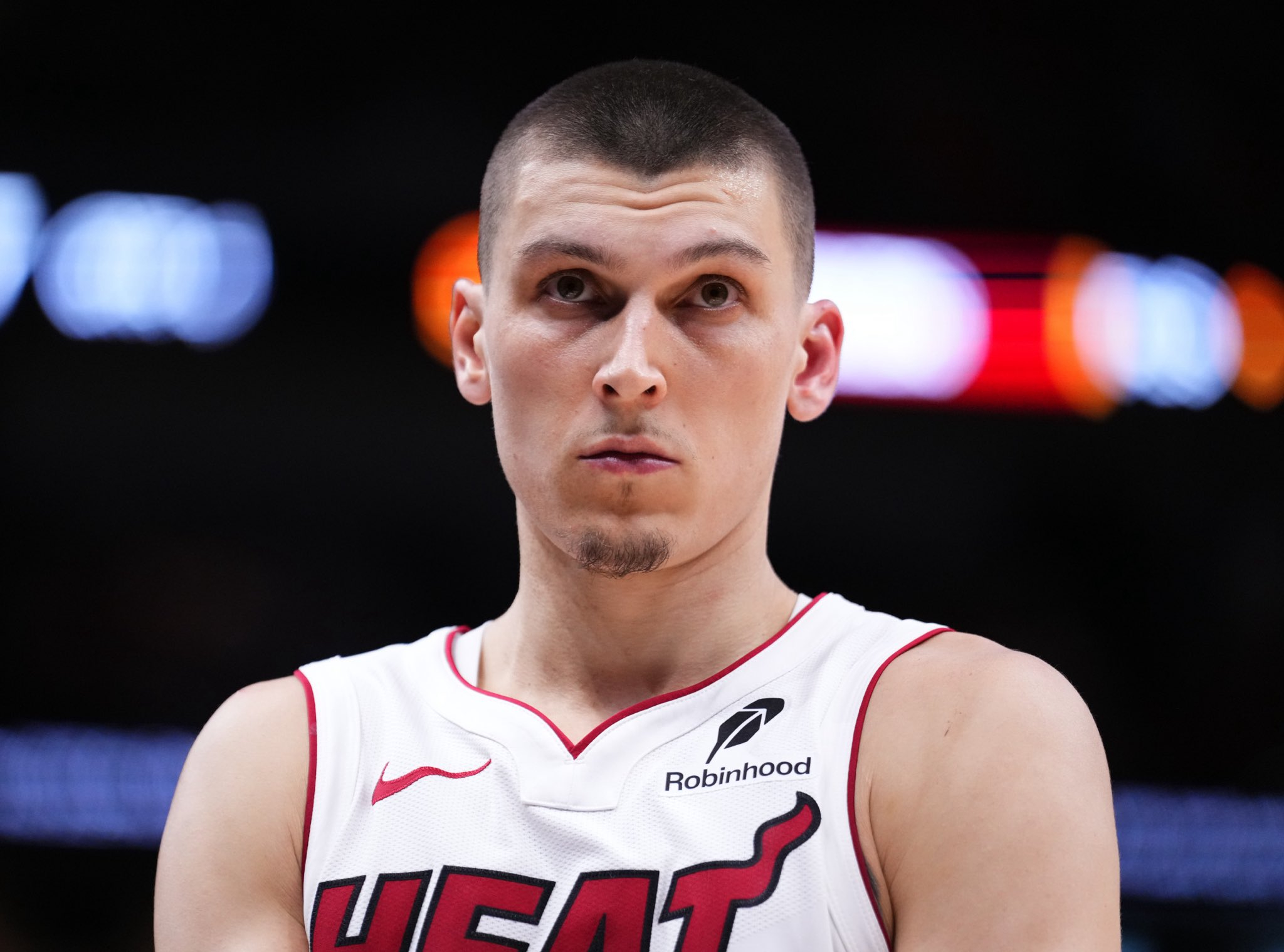 Anthony Chiang：希罗本赛季出战的6场比赛中，热火队每百回合实际上净