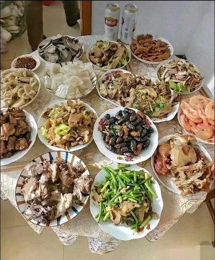 去朋友家做客，看到这些菜就没有胃口了，你们觉得呢？