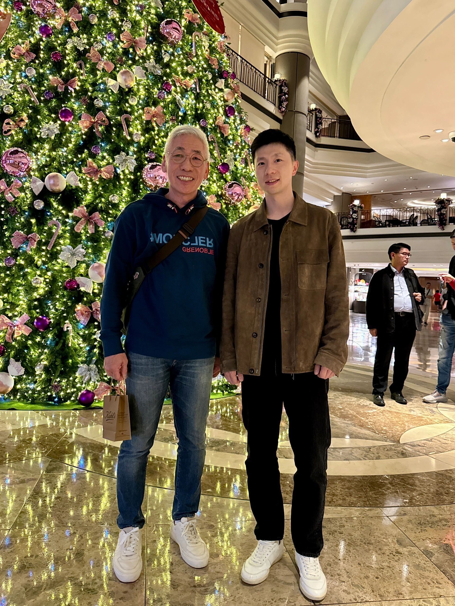 刘姥姥不愧是乒羽资深爱好者，在台湾也能偶遇马龙 