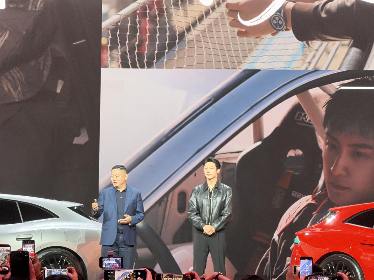 启境GT7确实漂亮，我最喜欢蒙特卡洛红与银色，猎装版法拉利的感觉，稍微整一下，巨