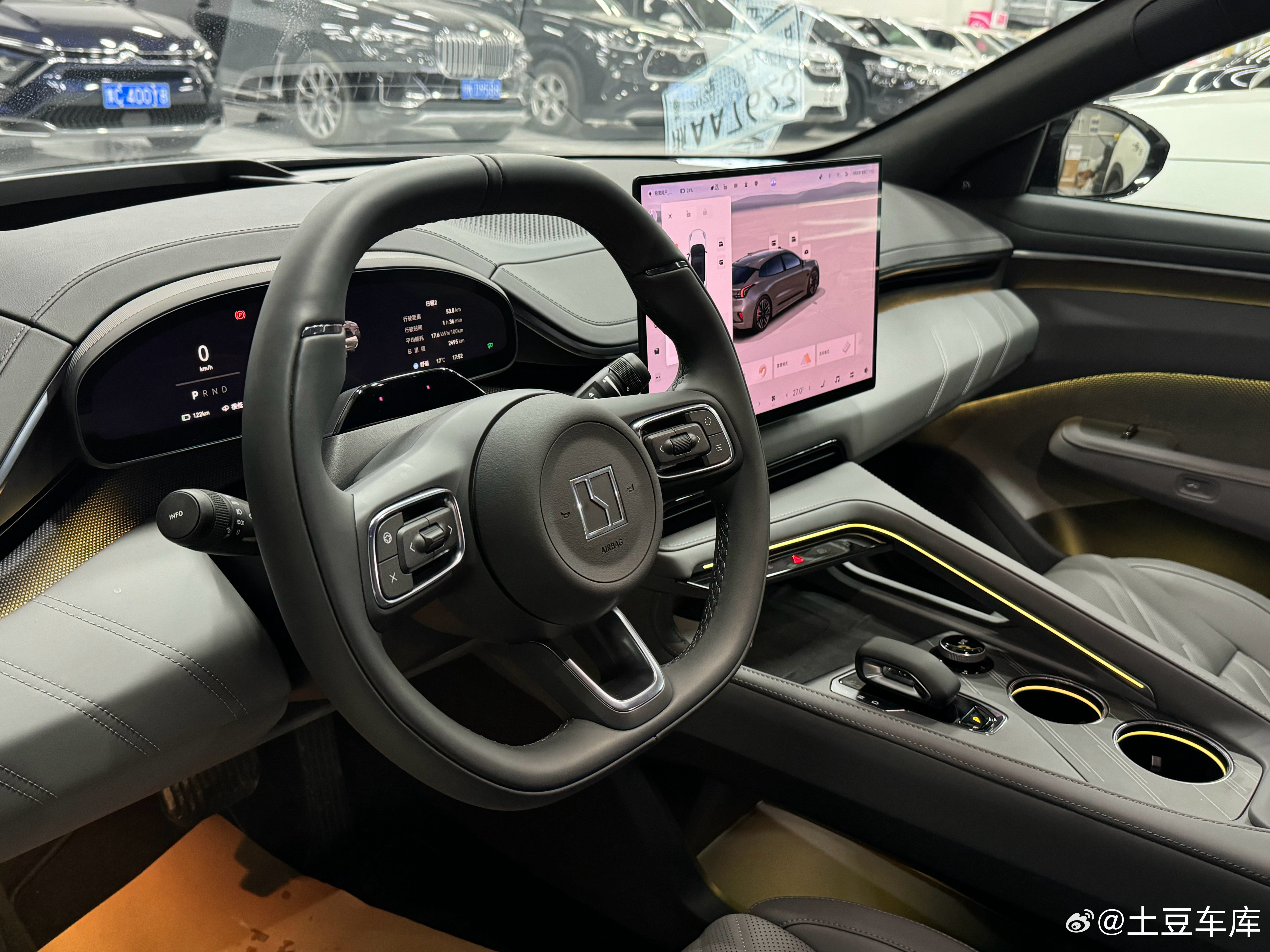 2500公里2025年7月上牌极氪001 大顶配即将交付给新疆大哥私人定制靓车