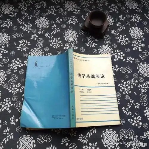刚发文骂我“追着他咬”，可他回复的文中，明确是他先公开羞辱我“逻辑无敌了”。我接