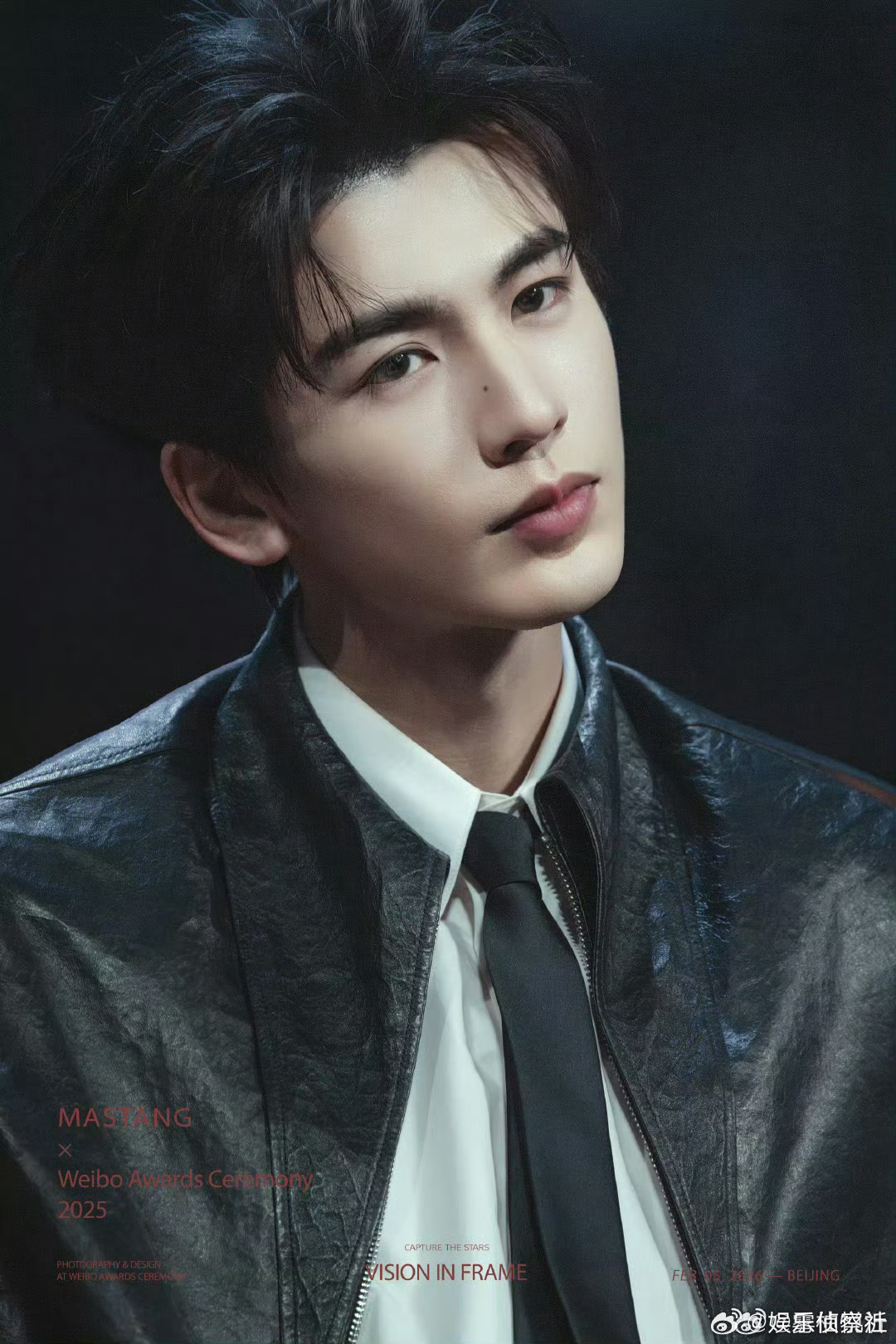 张凌赫好精致的五官啊，太立体太帅了～ 