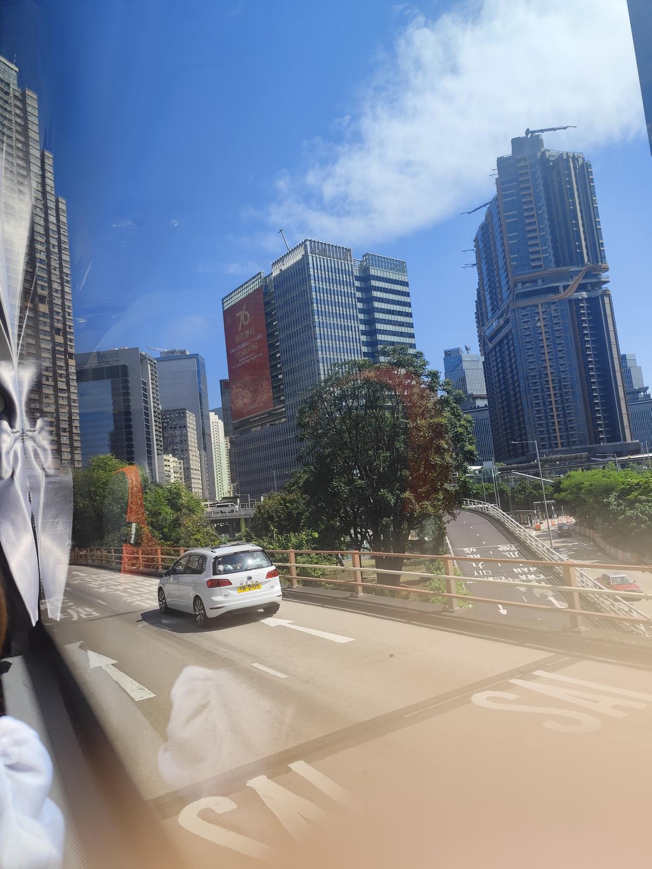 张雪峰的认知和道德和他所做的事情还是要分开看！他虽然早就已经财富自由，但是道德水