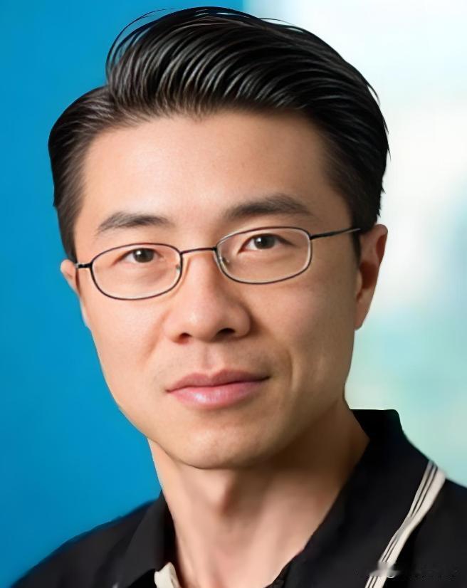 陆奇，复旦大学超级学霸，被图灵奖得主看中后赴美全额奖学金深造，获美国卡耐基梅隆大