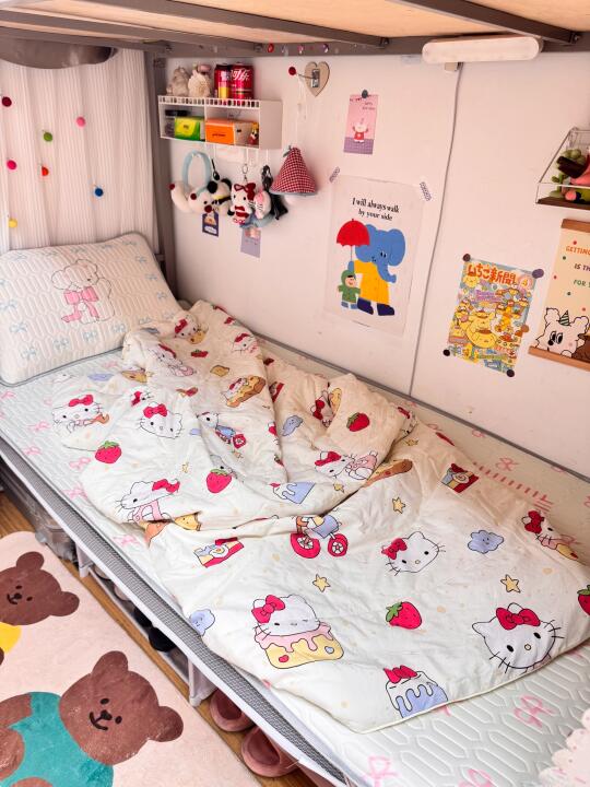 淡黄色的kitty夏被