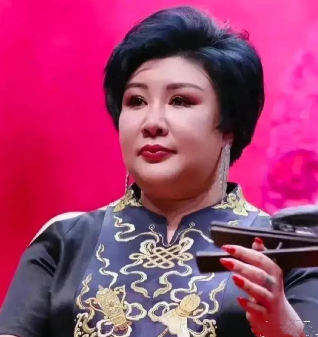 家人们，大瓜来了！都以为曹云金和郭德纲闹掰，是曹云金主动提的，万万没想到，竟是王