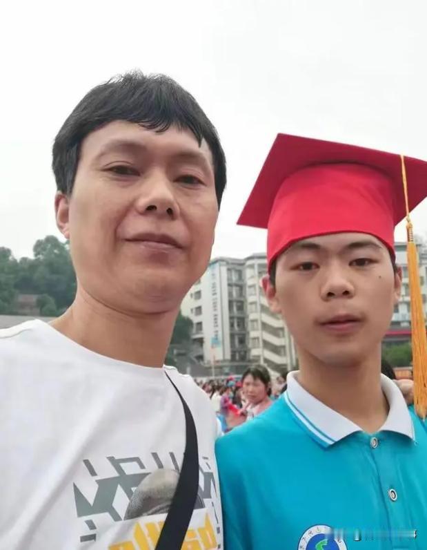 713！两科满分，这是真学霸！四川达州，一位男考生给自己估分690，可查到自己的