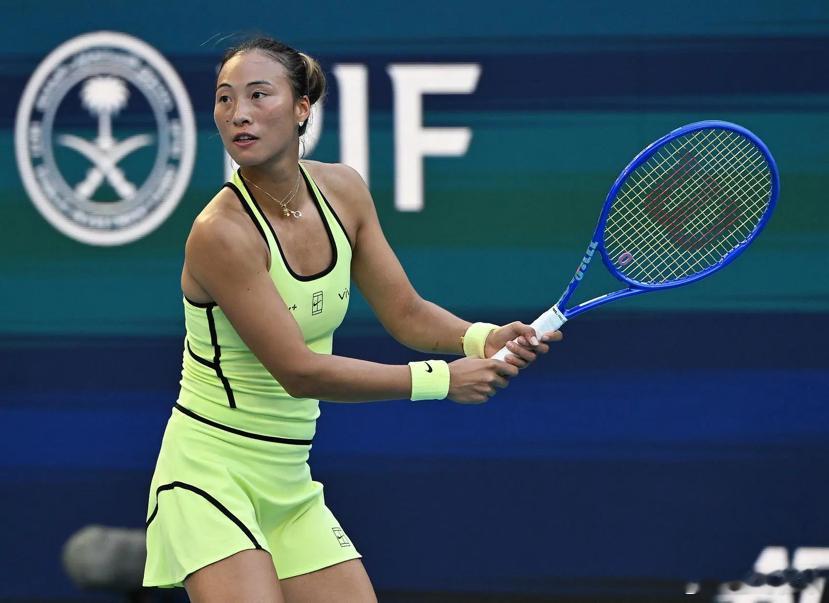 郑钦文因伤退出斯图加特 无缘红土首秀丢中国一姐4月8日，WTA500斯图加特站官