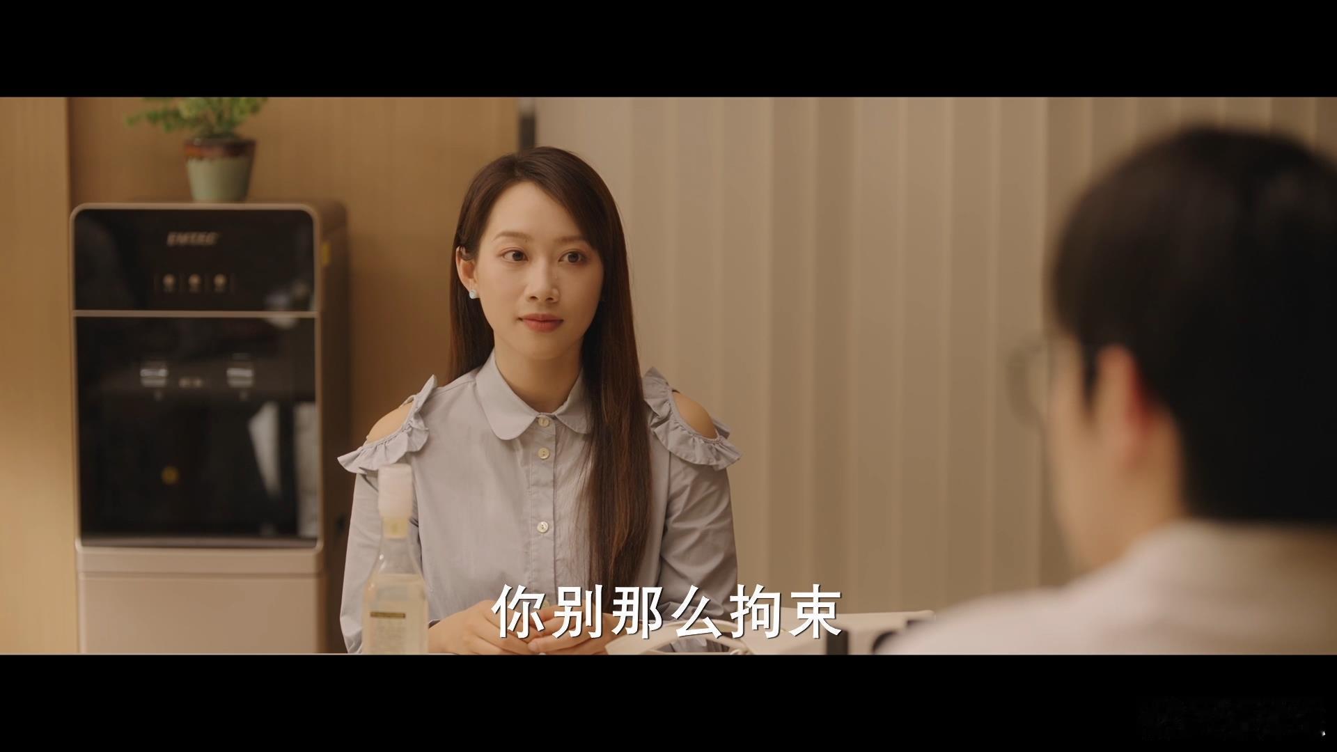 没见过面试相亲都要带妈妈这样相亲的场景真的很难得，儿子成了妈妈的“附属品”，全程