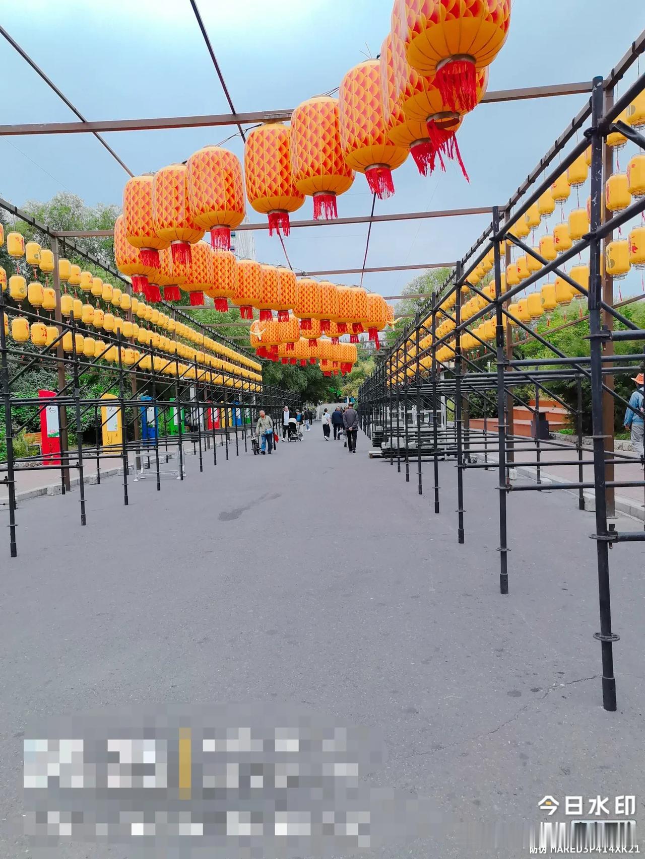吉林市位于江南的和位于解放北路的那两个大酒店相继停业，与现在婚礼不景气，办酒席的