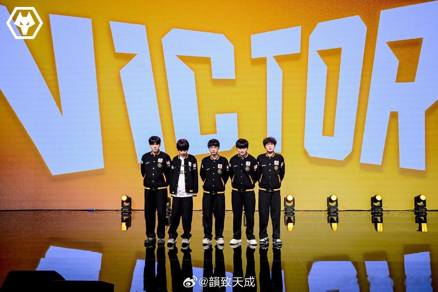 重庆狼队制胜秘诀竟是每天多这十分钟 我勒个豆！狼队制胜秘诀太真实，每天多花十分钟