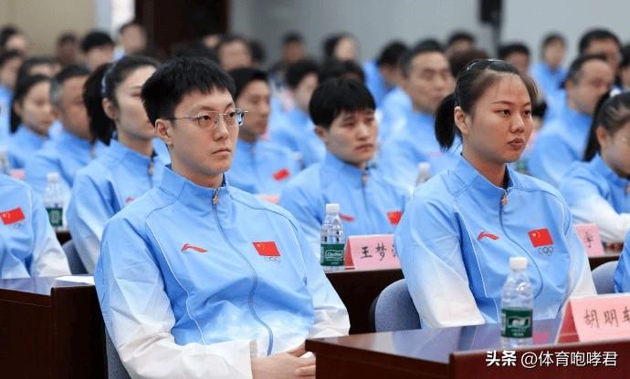 中国男篮走马换将！
据北京媒体人透露：在郭士强的安排下，中国男篮决定走马换将！原