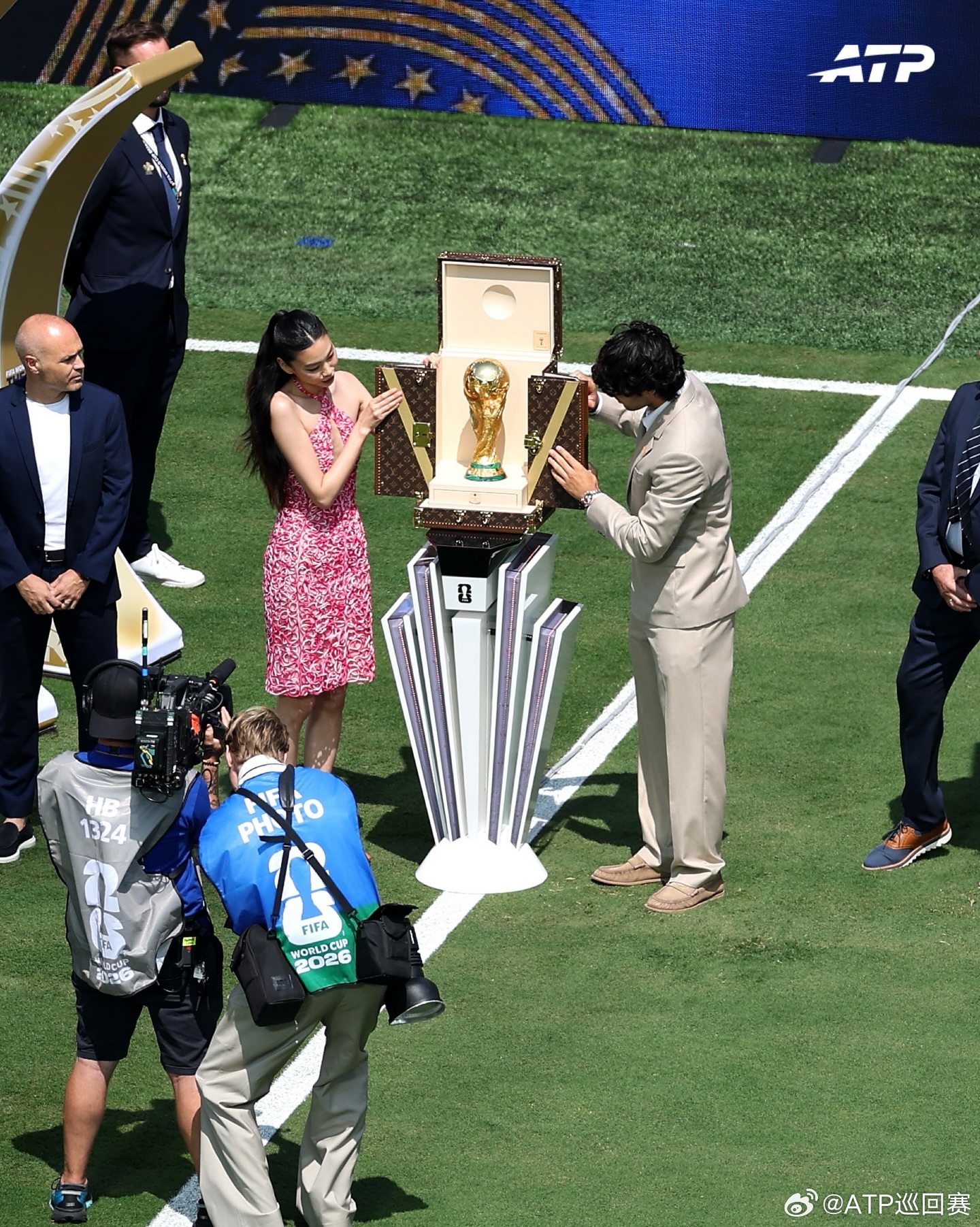 冠军，为冠军加油🇪🇸阿尔卡拉斯见证西班牙荣耀之夜🏆网来不息ATPATP