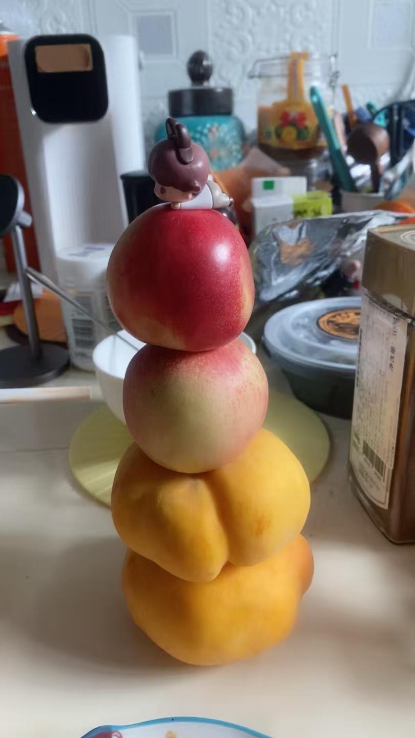 水果叠叠乐，平衡艺术！分享一下你随手拍下的照片 在沙滩做瑜伽不冷吗? 分享优美瑜