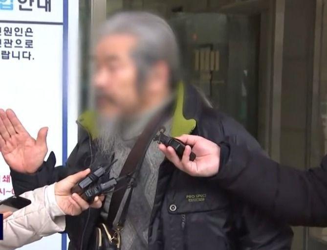 【韩淫魔赵斗淳「精神病恶化」外出　就连妻子也离家】现年72岁的韩国「恋童淫魔」赵