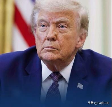 特朗普还是怕了。
据多家媒体报道，特朗普7月10日对外宣称，1000枚导弹已瞄准
