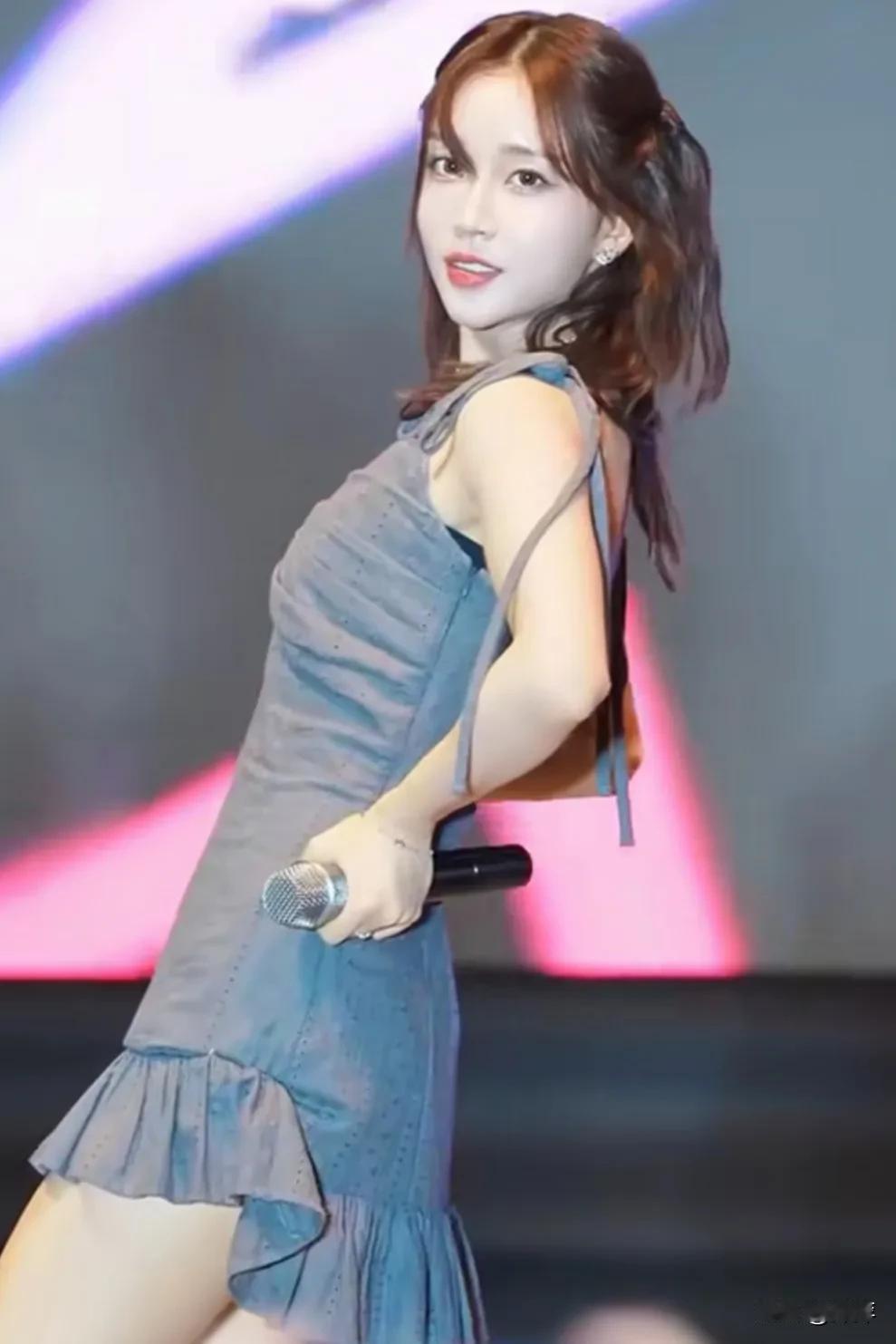 韩国女歌手连唱带跳真好看