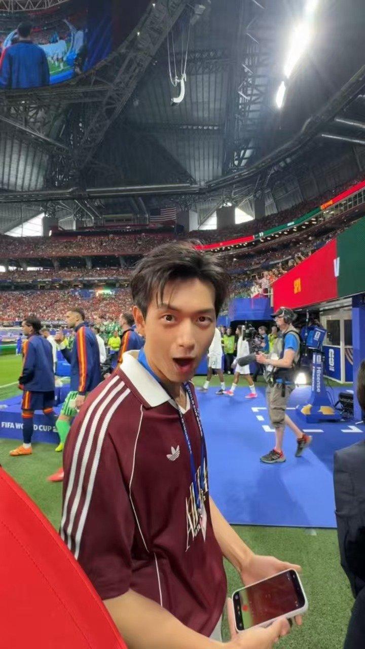 李现说了多少个哇哦 比起计数惊叹词，咪咕独有李现自拍报备视频，免费高清观赛，移动