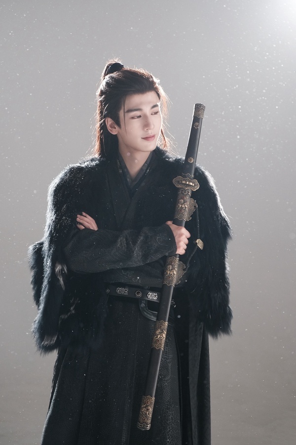 张凌赫是懂我们想看什么的恭喜张凌赫谢征成为腾讯首位角色热度未播即破亿的角色！双平