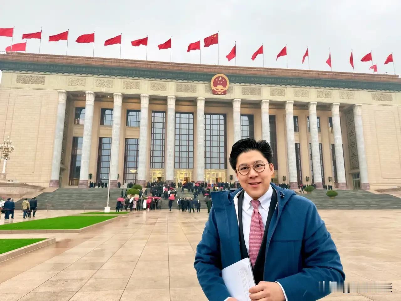 #霍启刚：对我们国家经济发展充满信心#我们在经济方面能够成为世界第二强国，不是吹