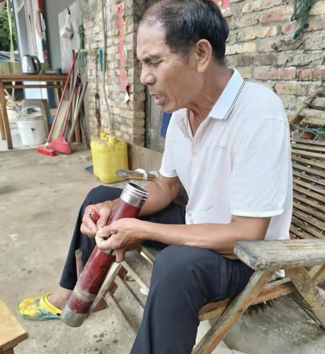 “梅姨”首任丈夫发声：抛弃我们四十年，只知道她懒没想到那么坏
“梅姨”的首任丈夫
