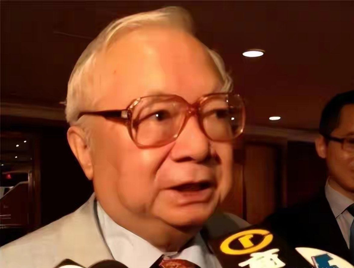 捐款东大510亿，香港富豪胡应湘，竟被李嘉诚警告2018年，港珠澳大桥正式通车那