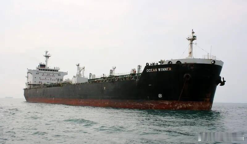 中国货轮在孟加拉湾沉没 2名中国船员获救 22人失踪海外新鲜事 一艘悬挂巴拿马国