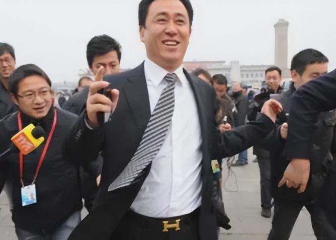 许家印再爆大雷！
谁能想到认罪仅3个月，转眼他又迎来一个坏消息


谁能想到，曾