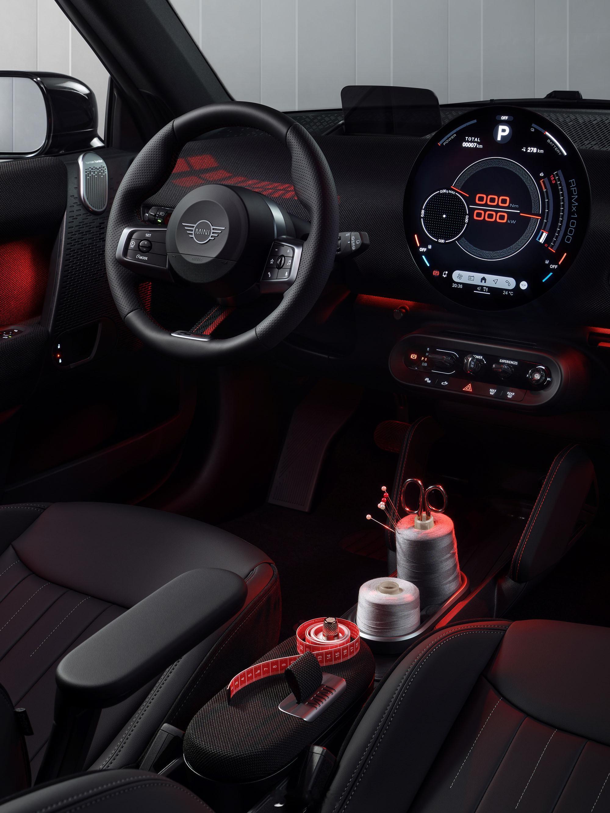 电动MINI JCW缎光特别版正式在中国市场上市，限时礼遇价25.98万元起。新